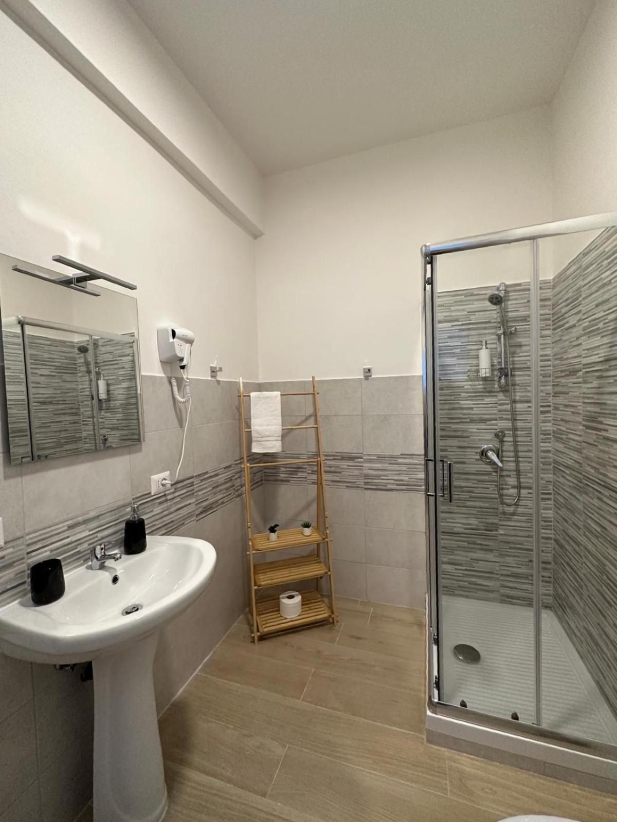 The Roman Guesthouse Ngoại thất bức ảnh
